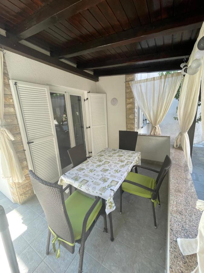 Melani*** Apartment Novalja Exterior photo